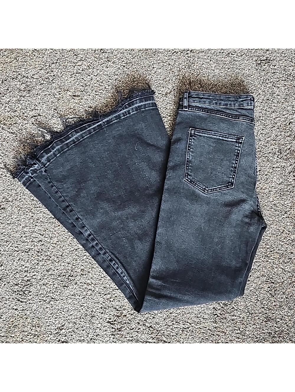 Forever 21 Black Flared Denim Jeans with Frayed Hem